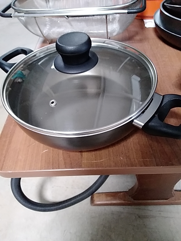  CASSEROLE AVEC COUVERCLE 