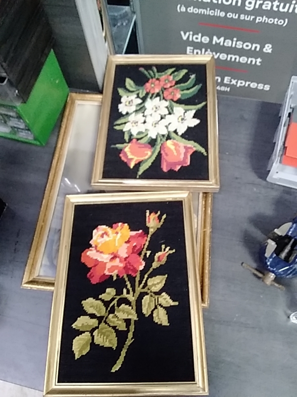 CANEVAS FLEURS CADRE DORÉ 