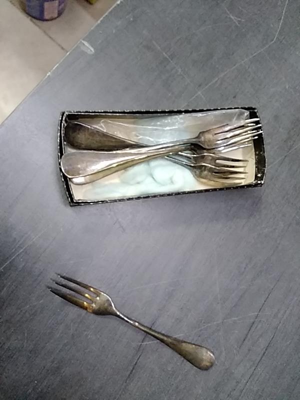 LOT DE 6 FOURCHETTES ARGENTÉES