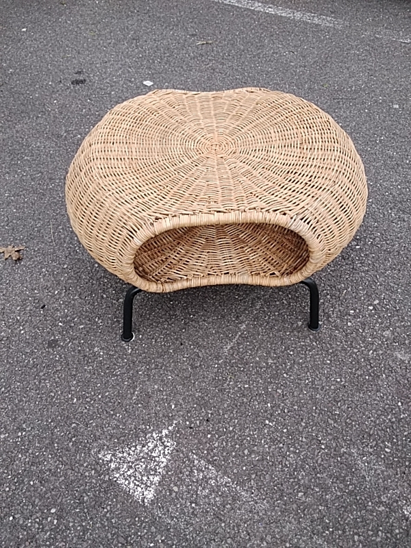 PETITE TABLE ROTIN