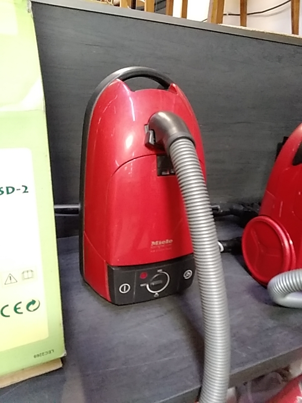 ASPIRATEUR MIELE