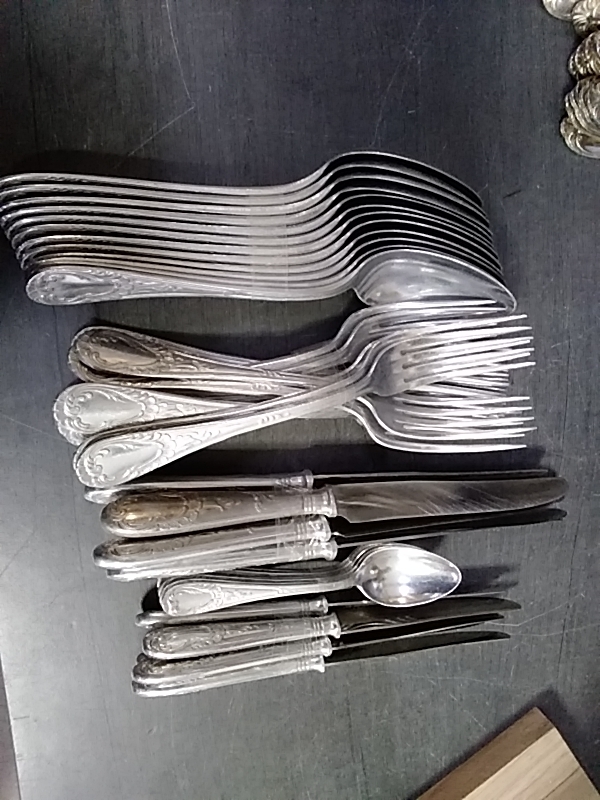 MÉNAGÈRE ALUMINIUM 40 PIÈCES 