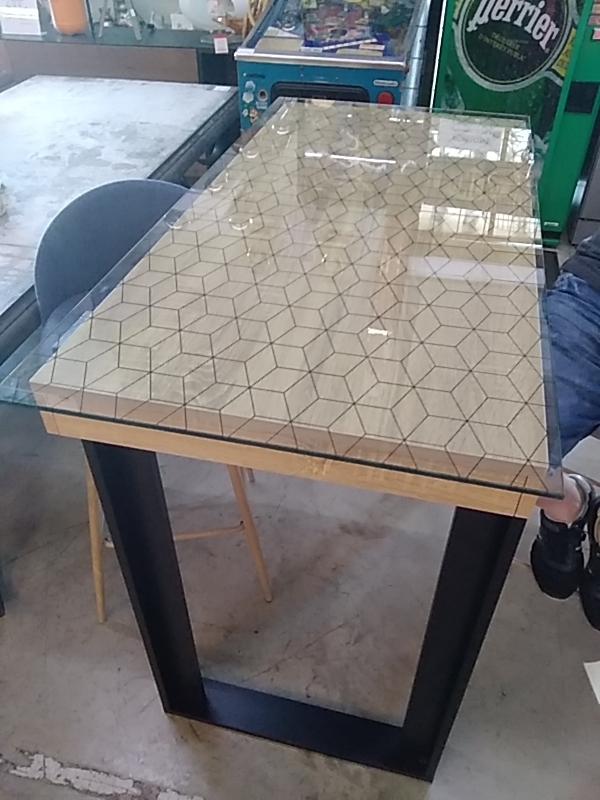 MANGE DEBOUT STYLE INDUSTRIEL