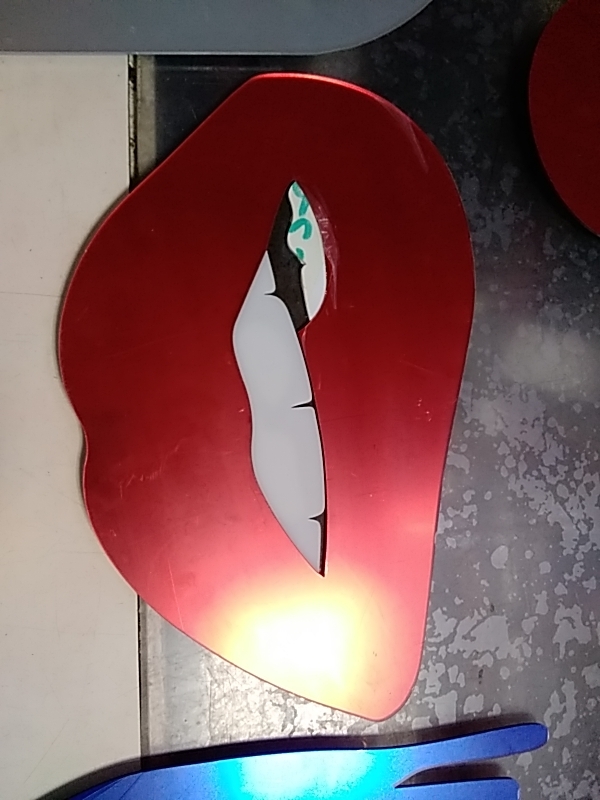 BOUCHE ROUGE 