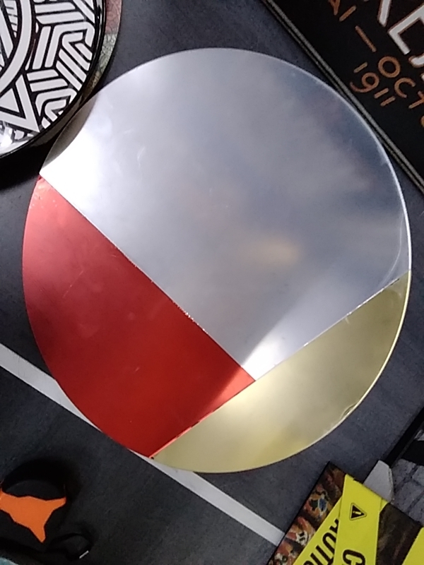 PLATEAU ROND DIAMÈTRE 50CM GRIS JAUNE ROUGE 