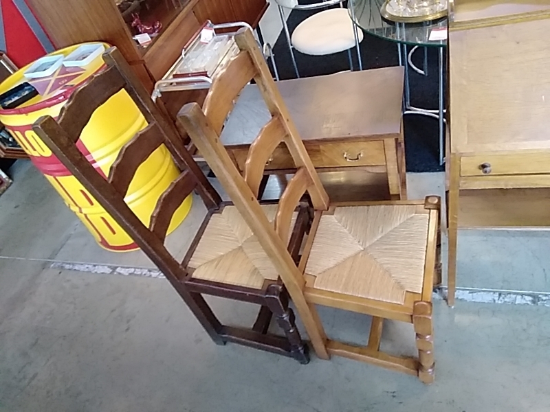 CHAISE INDIVIDUELLE PAILLÉE