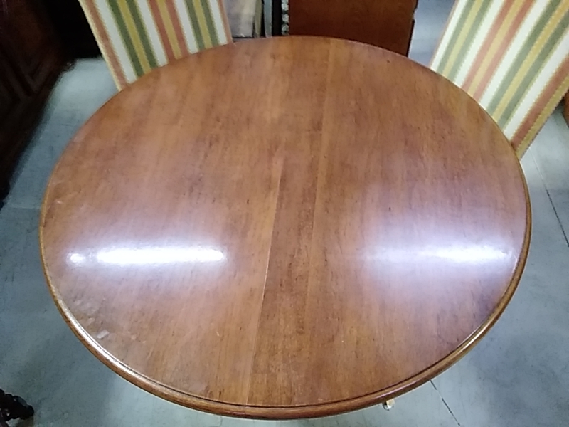 TABLE RONDE PIED CENTRAL DIAMÈTRE 120 CM