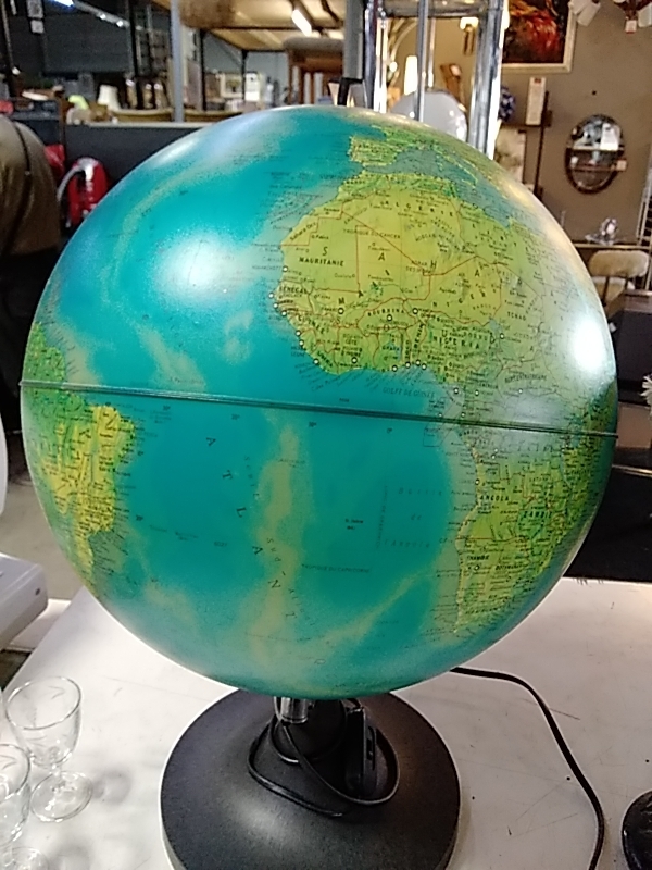 GLOBE LUMINEUX 