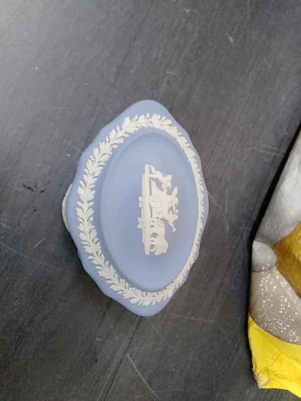 BONBONNIÈRE PORCELAINE ANGLETERRE BLEU BLANC 