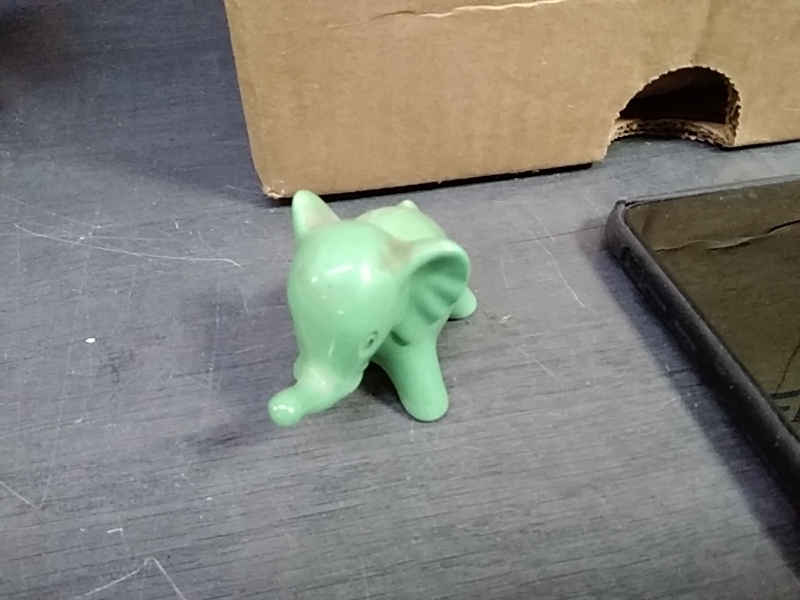MINI ÉLÉPHANT VERT