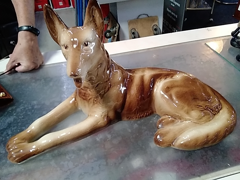 CHIEN EN FAÏENCE 