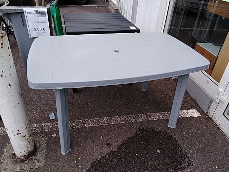 TABLE DE JARDIN PVC
