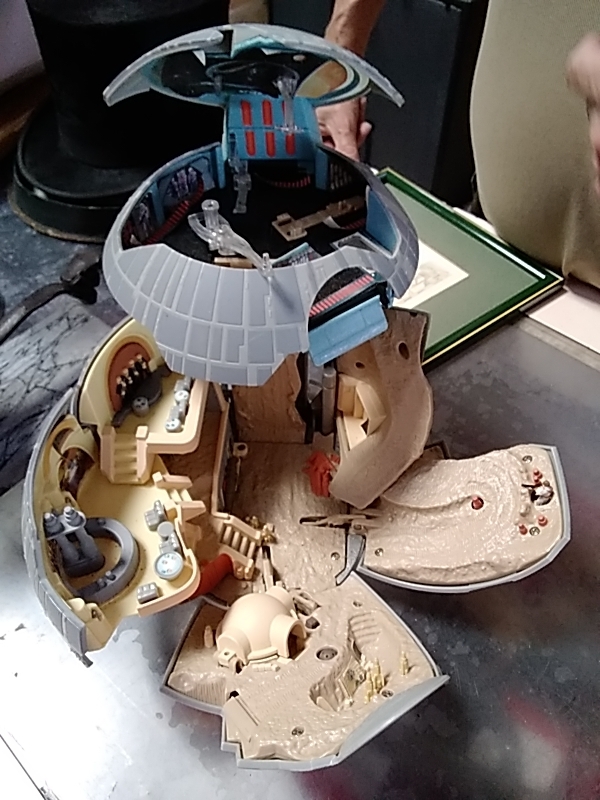 PLANÈTE NOIR STAR WARS 