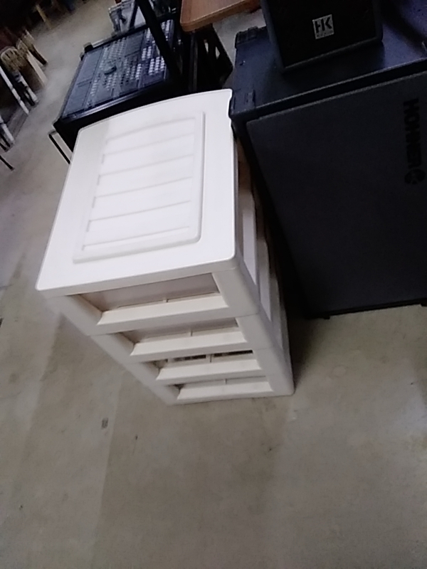 PETIT ÉTAGÈRE 4 TIROIRS PVC DANS L’ETAT