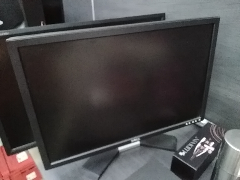 ECRAN ORDINATEUR DELL 