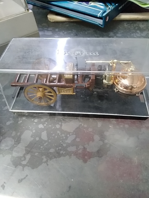 MINIATURE 