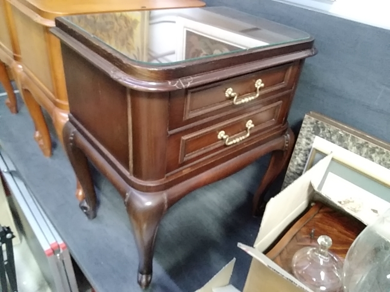 CHEVET CHIPPENDALE 2 TIROIRS FONCÉ 