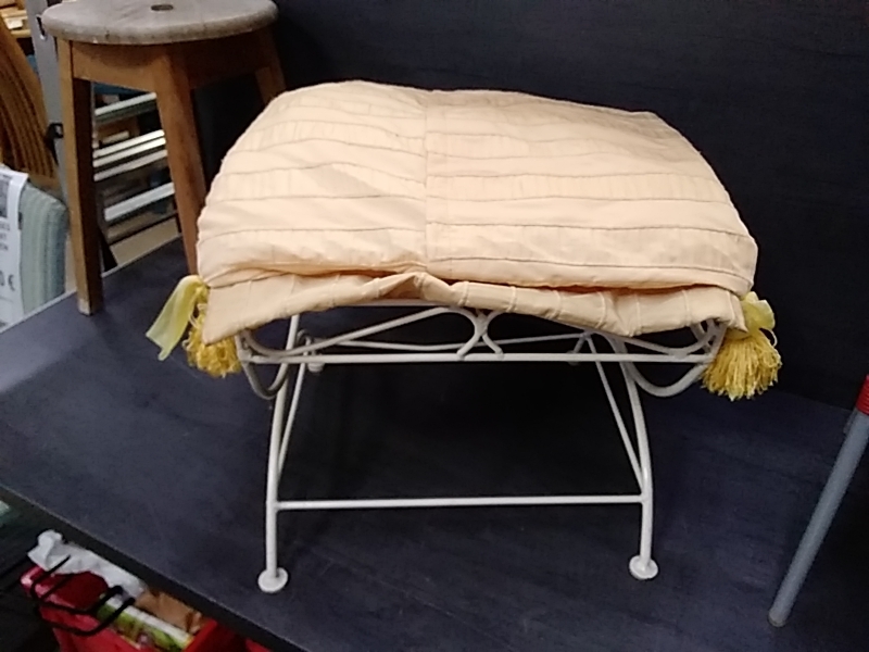 TABOURET FER FORGÉ AVEC COUSSIN 