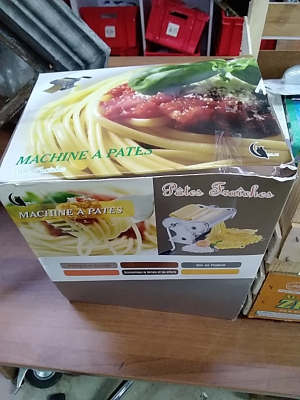MACHINE À PÂTE FRAÎCHE 
