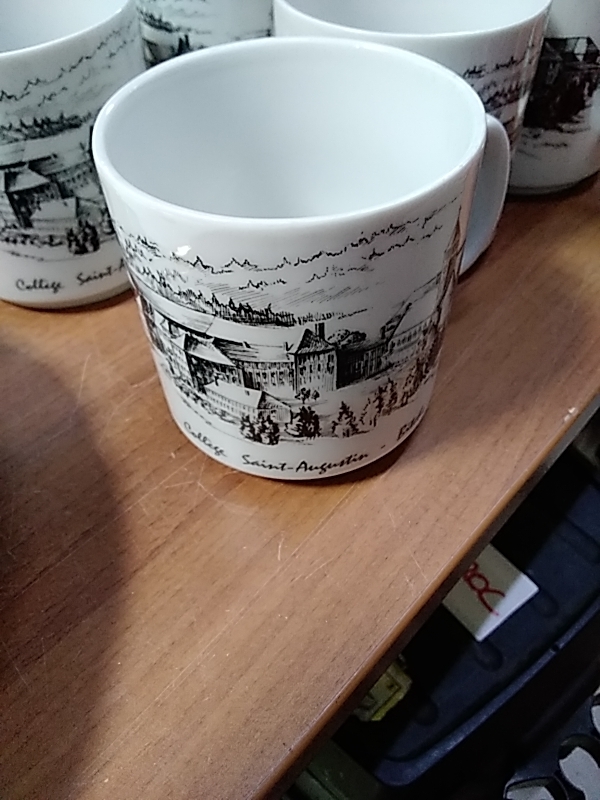 LOT DE 6 TASSES COLLEGE ST AUGUSTIN BITCHE 