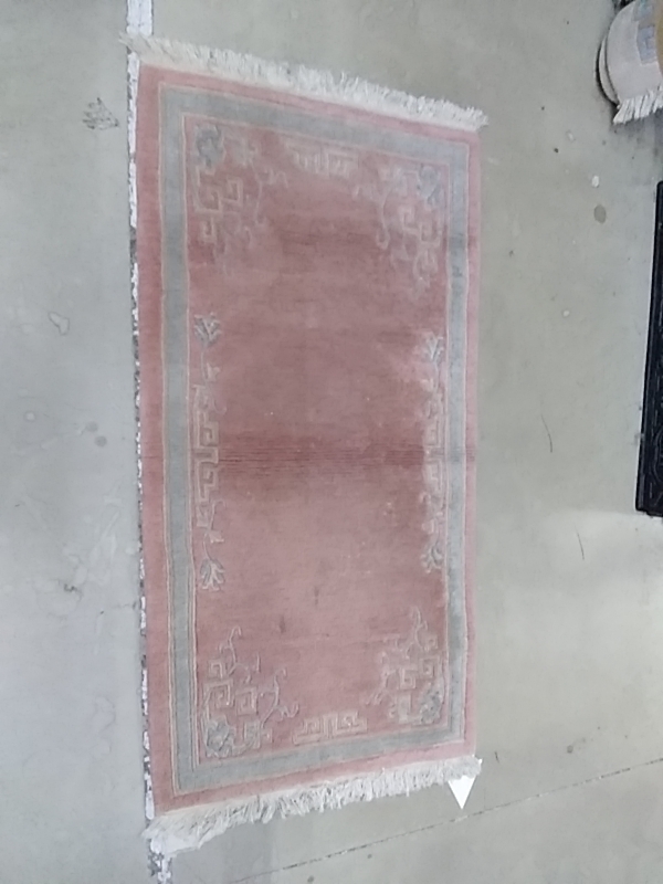 TAPIS EN LAINE 75 X 150 CM DANS L’ETAT 