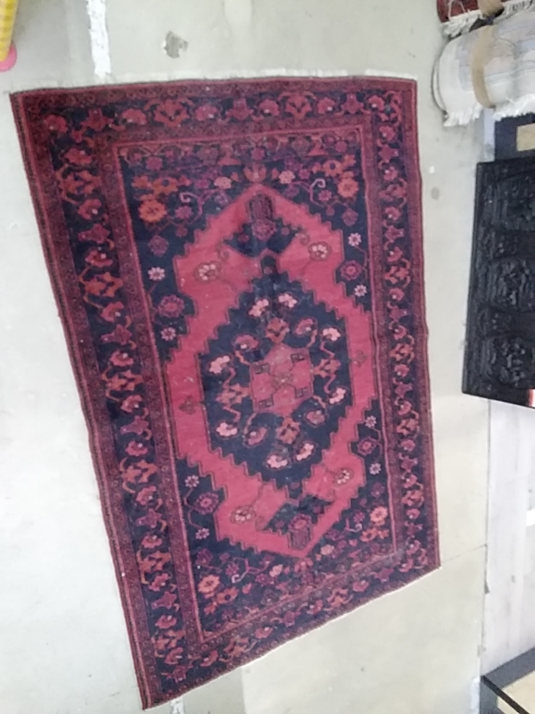 TAPIS ANCIEN ROUGE DANS L’ETAT  1Z2 X 180 CM