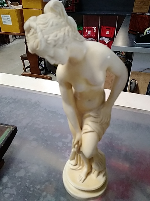 STATUE A. SANTINI EN RESINE