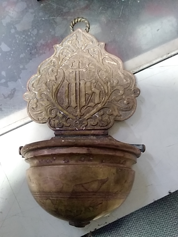 BÉNITIER ANCIEN 