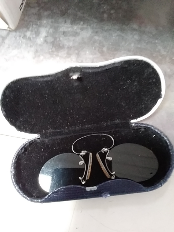 LUNETTE PINCE NEZ ANCIENNE 