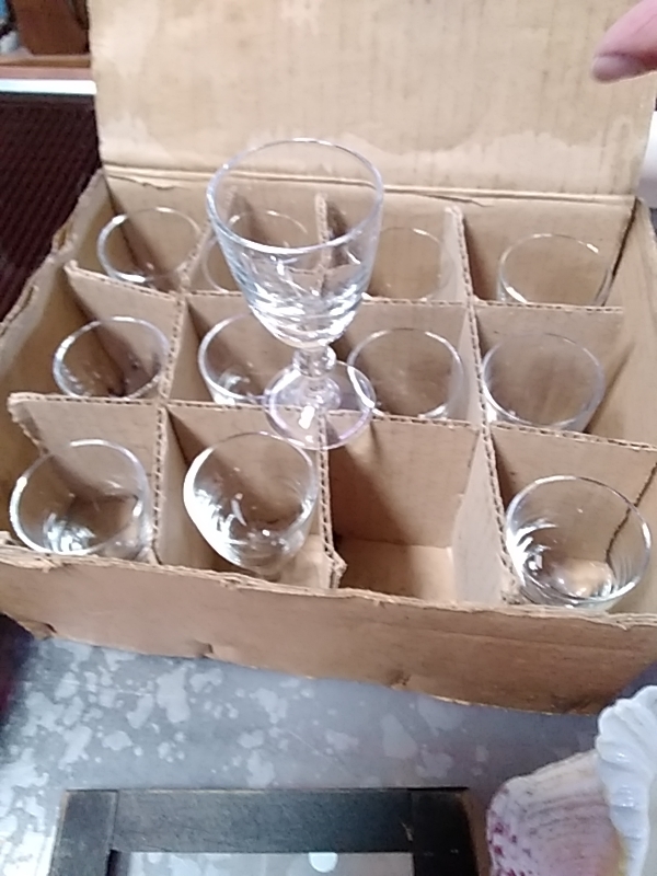 LOT DE 12 PETITS VERRES CRISTAL REGION MEISENTHAL FAIT MAIN 