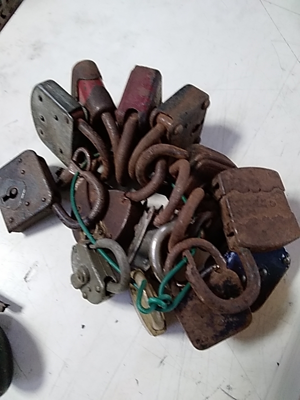 LOT DE CADENAS ANCIENS