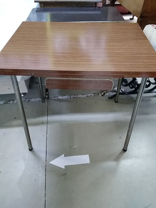 TABLE FORMICA BRUN PM