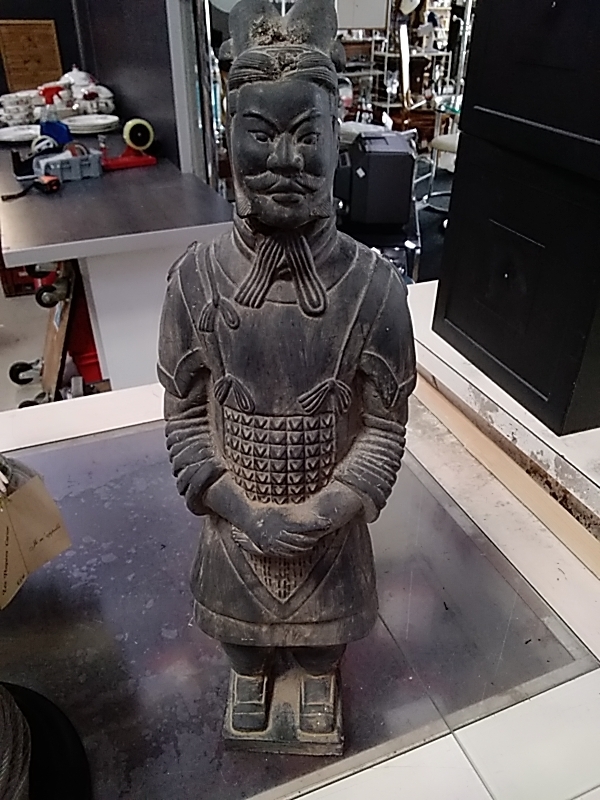 STATUE PIERRE 