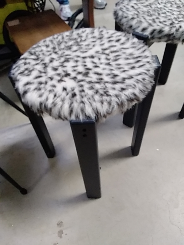 TABOURET LÉOPARD 