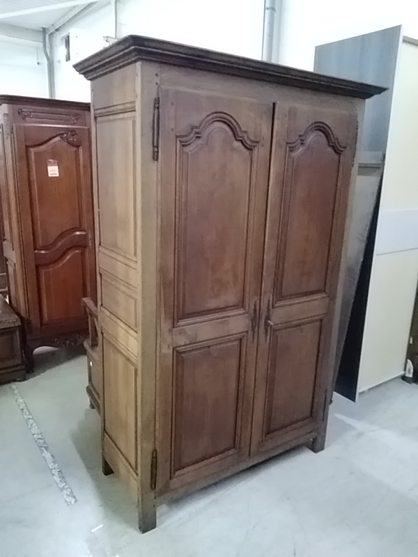 ARMOIRE 2 PORTES CHEVILLÉE