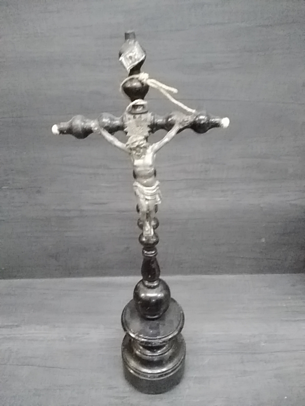 CRUCIFIX BOIS NOIR 