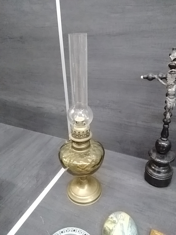 LAMPE À PETROLE 