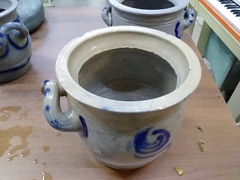 POT GRES MM DANS L’ETAT 