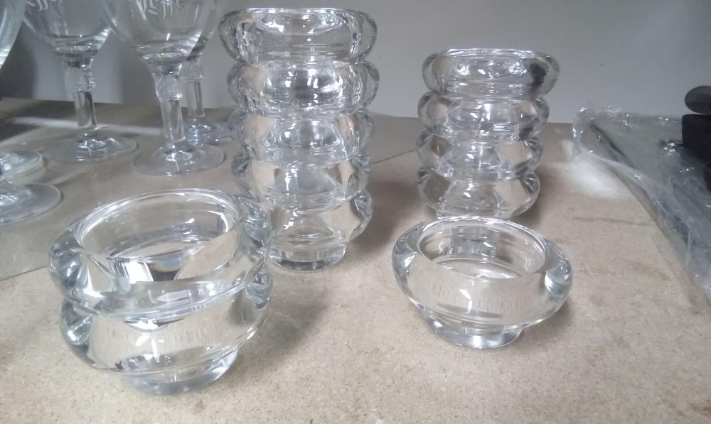 LOT DE 12 BOUGEOIRS VERRE