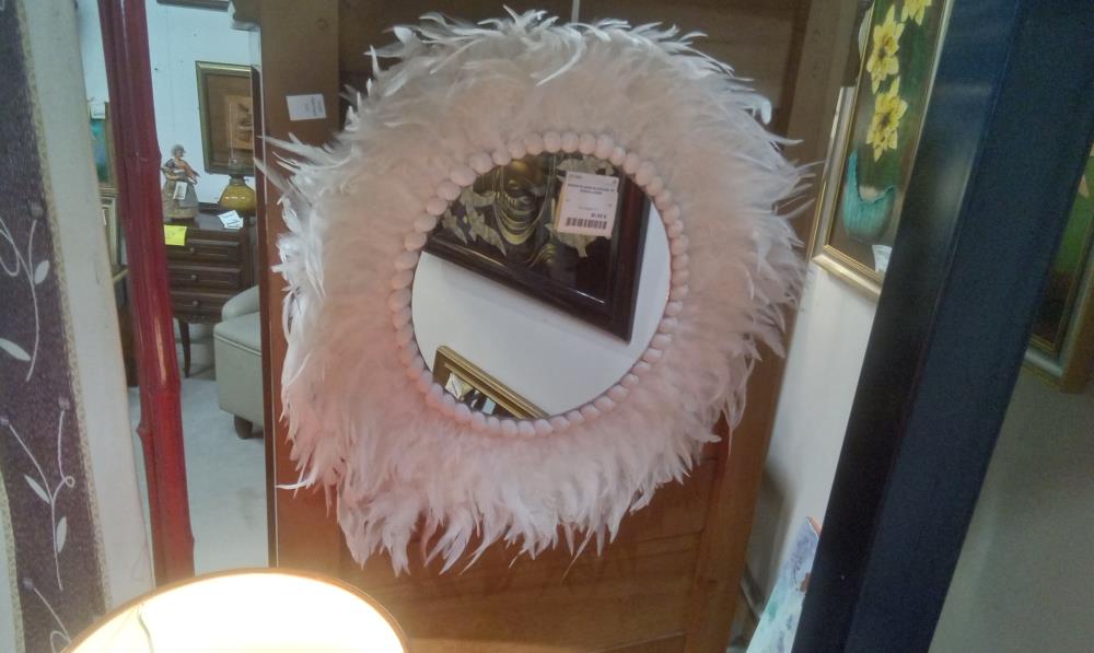 MIROIR PLUMES BLANCHES  ET COQUILLAGES