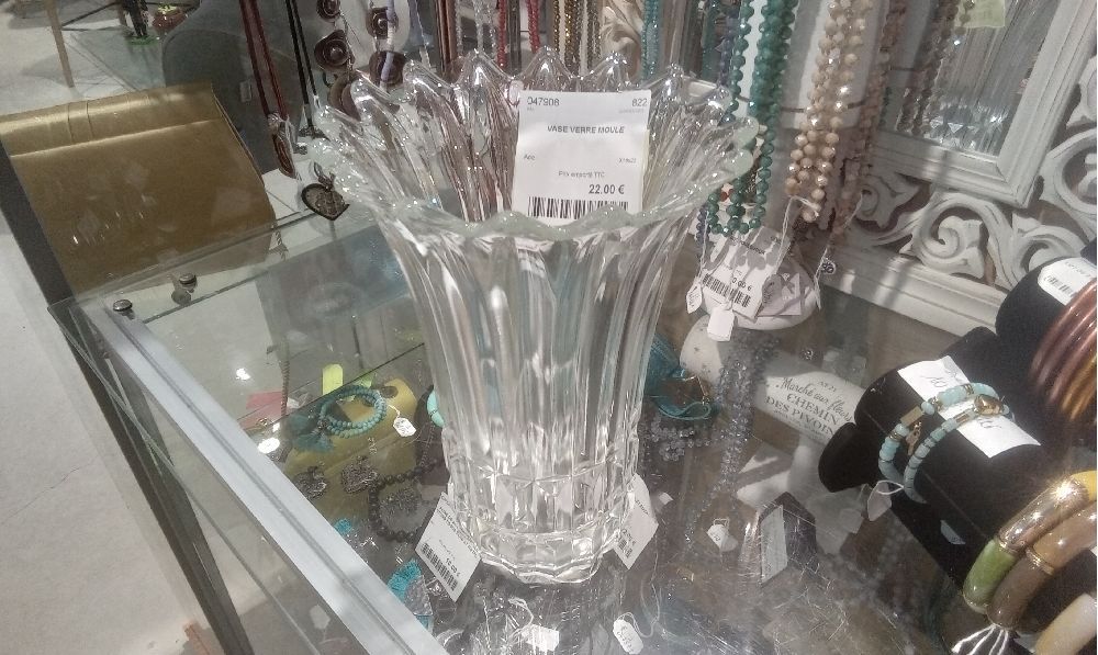 VASE VERRE MOULE