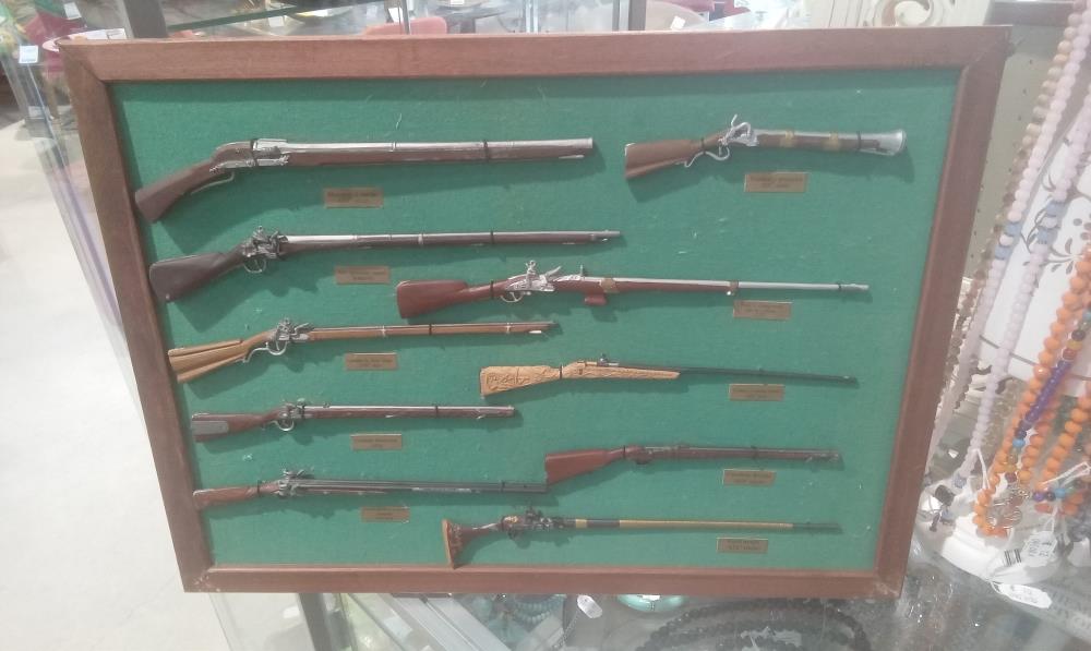 TABLEAU CADRE BOIS REPRODUCTION FUSIL