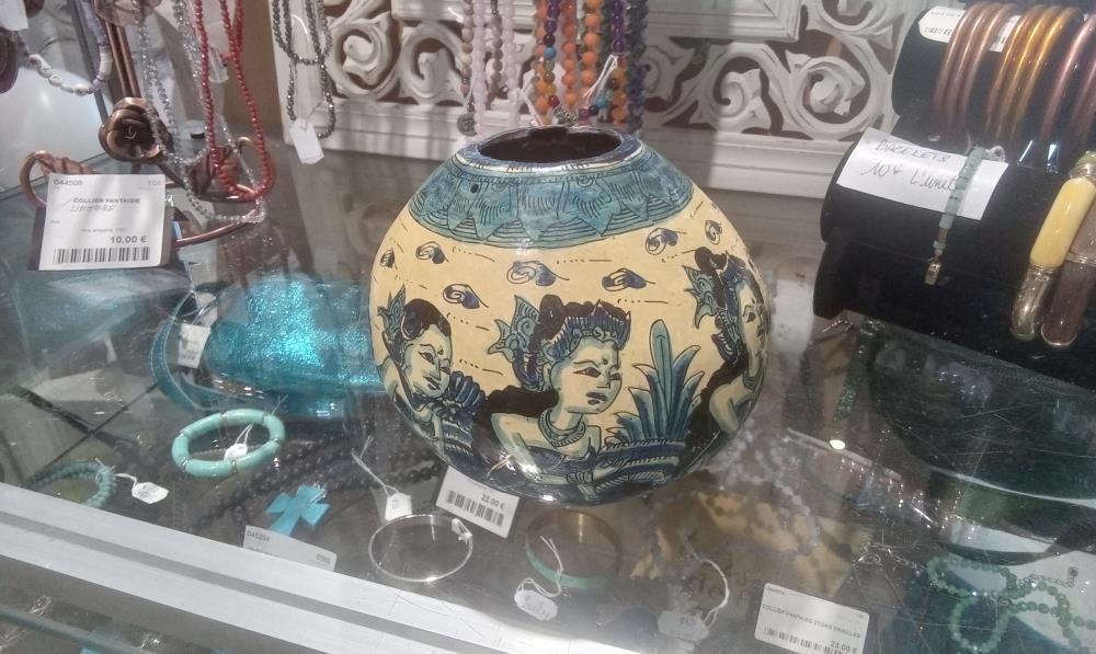 VASE COCO PEINT MOTIF INDONESIEN