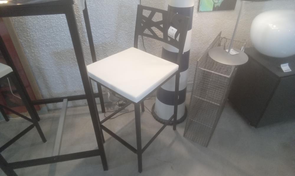 TABOURET METAL ET ASSISE LOOK BLANC