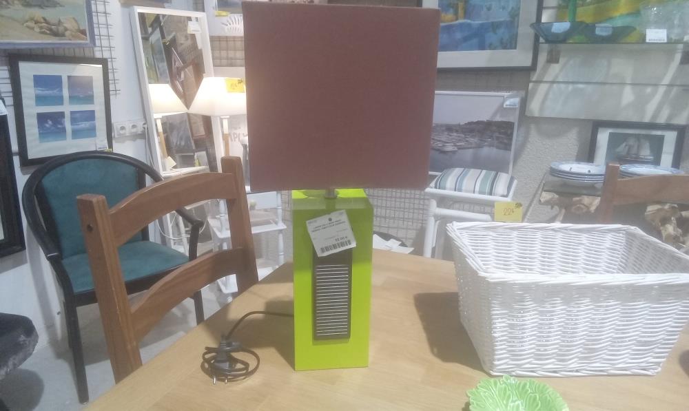 LAMPE GM C BOIS PEINT  DESIGN +ABATJOUR MARRON