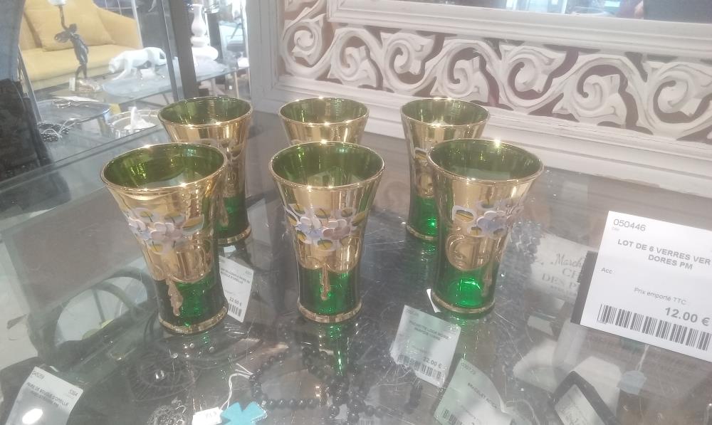 LOT DE 6 VERRES VERT ET DORES PM