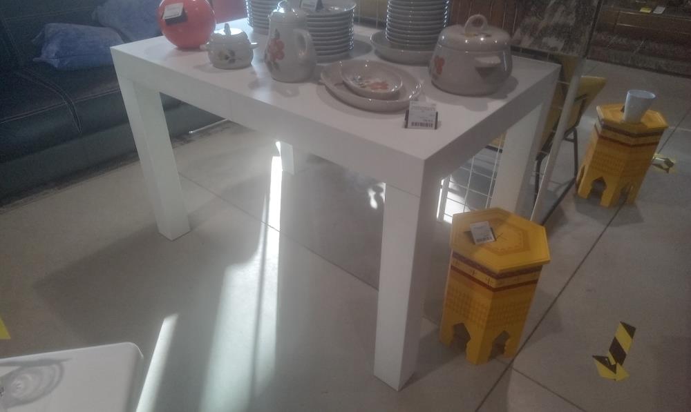 TABLE MELAMINEE BLANCHE EN L'ETAT+2ALLONGES DE  40 CM