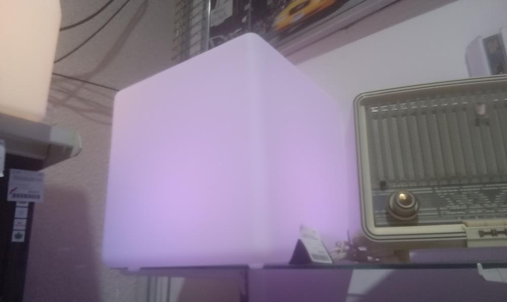 CUBE DESIGN AVEC LUMIERE+TELECOMMANDE