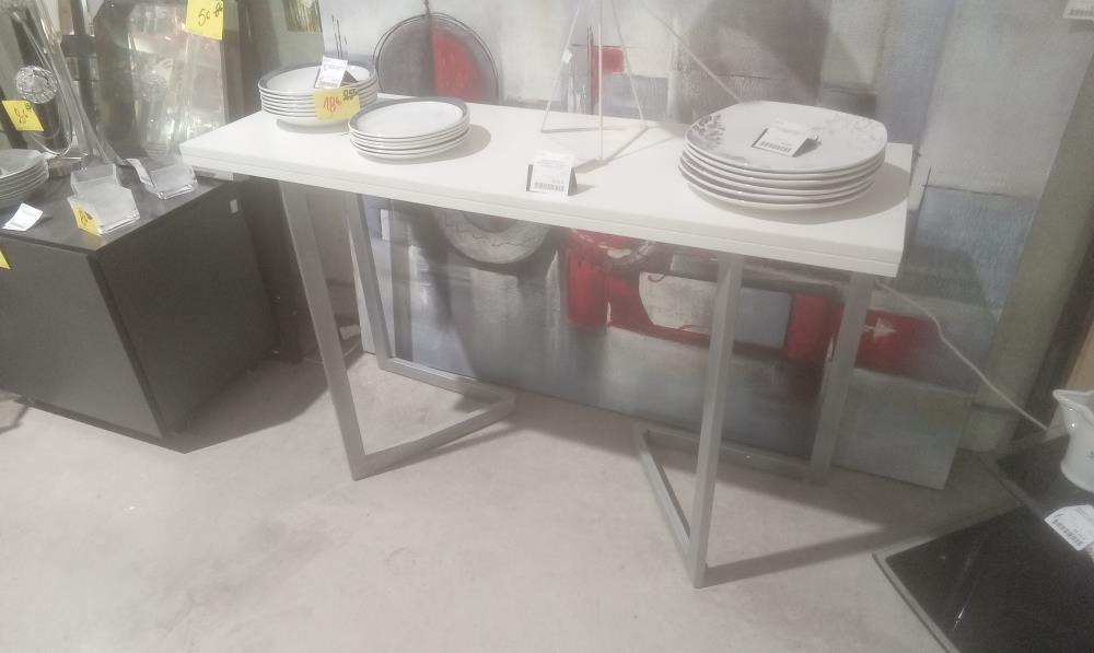 TABLE ESCAMOTABLE MELAMINEE ET PIED METAL PLATEAU EN L'ETAT