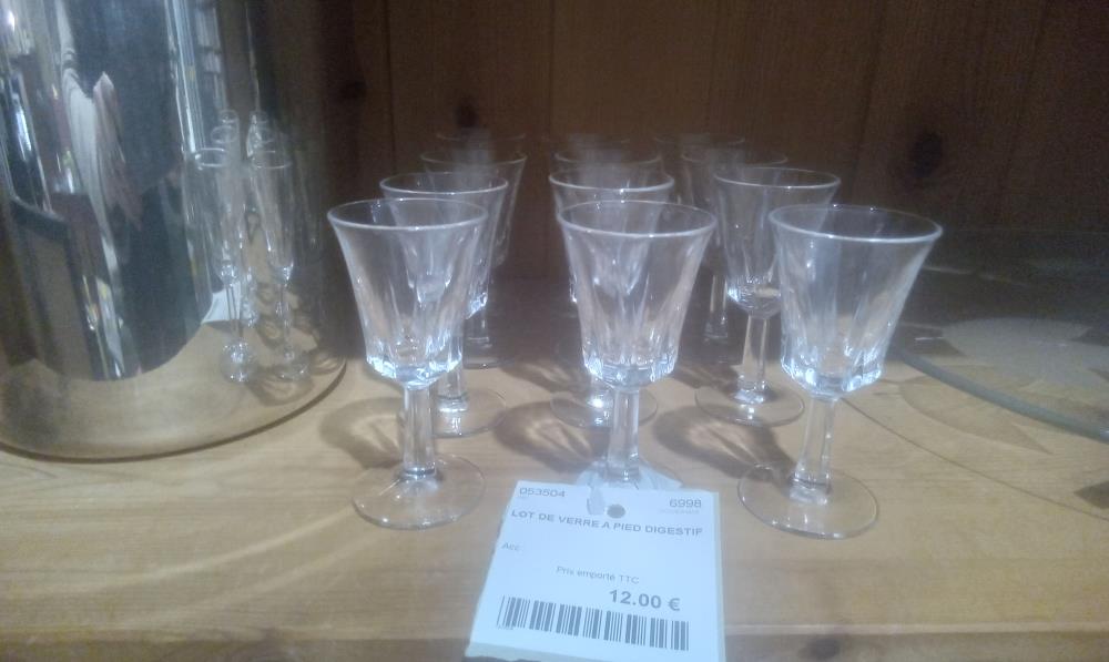 LOT DE VERRE A PIED DIGESTIF